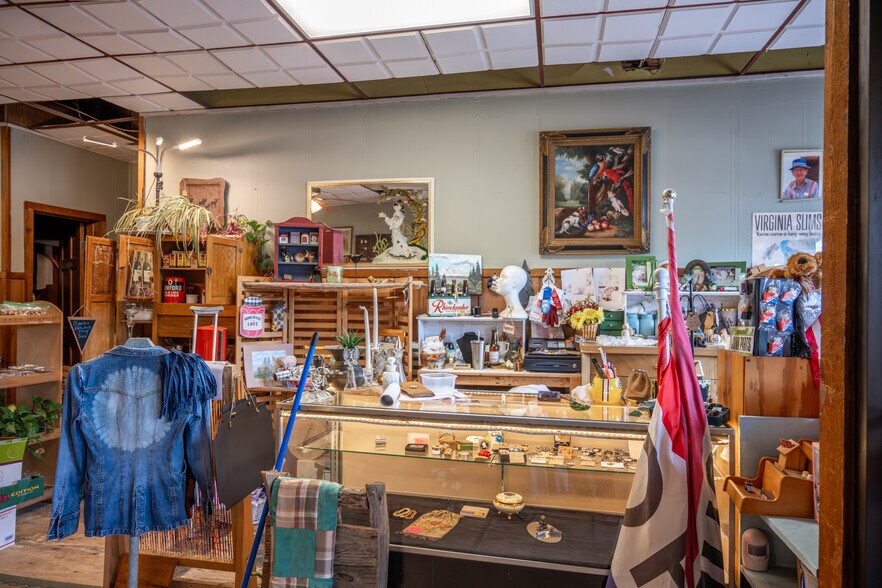 More Photos Of 215 Main St, Elroy Storefront Retail Residential For Sale