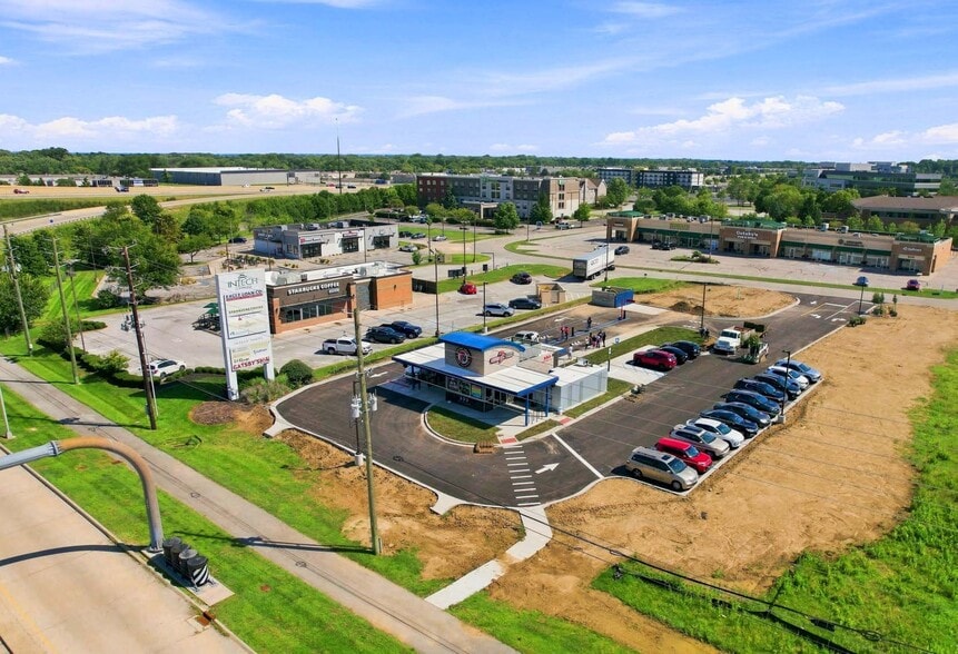 More Photos Of 6340 Intech Commons Dr, Indianapolis General Retail For Sale