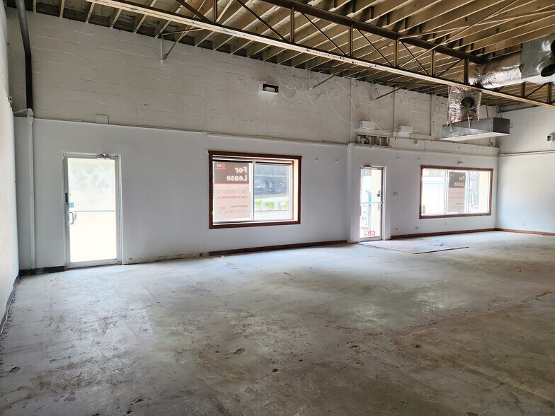 More Photos Of 2927 Morton St, Fort Worth Office For Sale