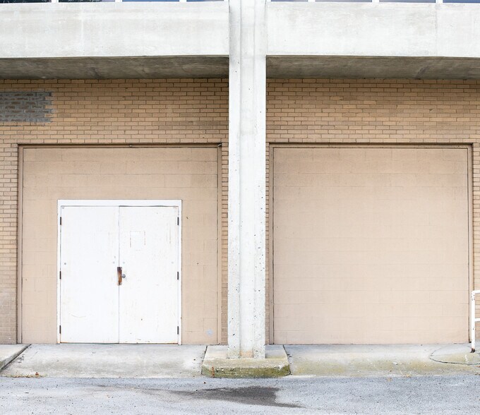 More Photos Of 505 Fesslers Ln, Nashville Light Distribution For Lease