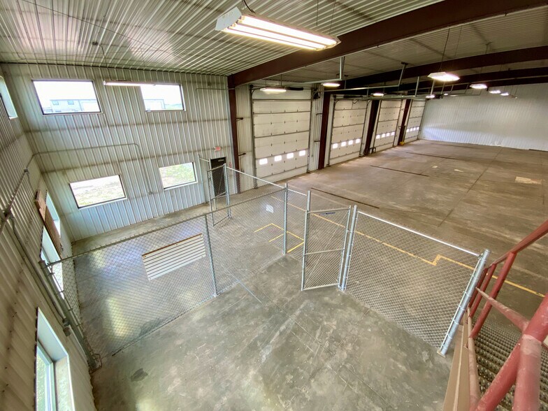 More Photos Of 14472 Commerce Park Blvd, Williston Warehouse For Sale