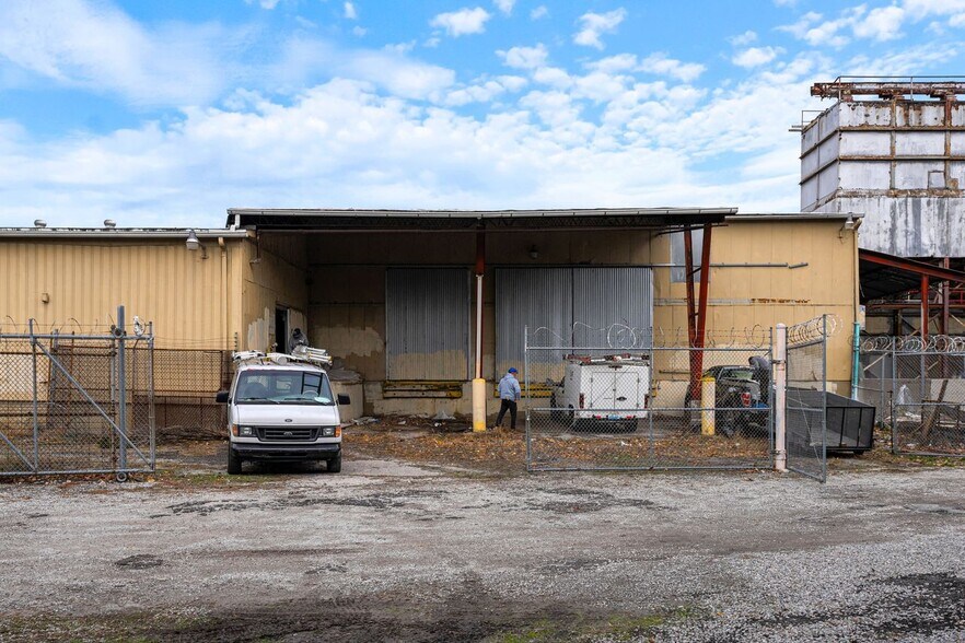 More Photos Of 335 Baxter Ave, Louisville Warehouse For Lease