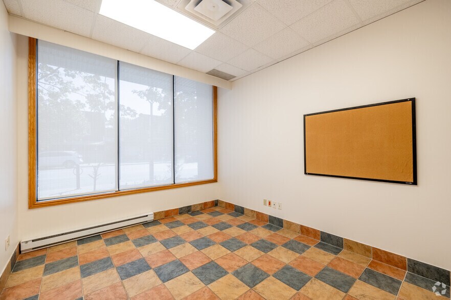 More Photos Of 8477 Rue Hochelaga, Montréal Office For Lease