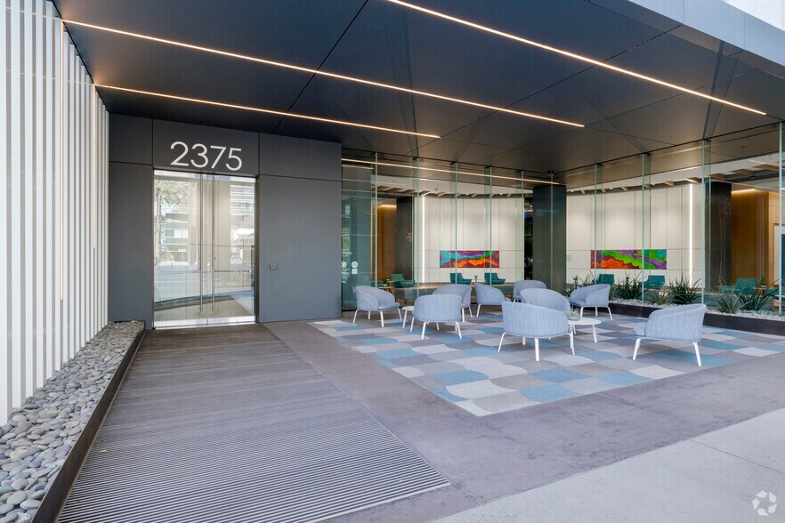 More Photos Of 2375 E Camelback Rd, Phoenix Office For Lease