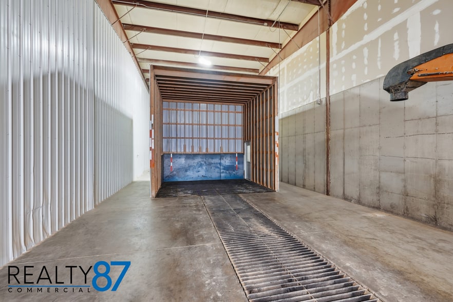 More Photos Of 1004 Grant St, Manchester Warehouse For Sale