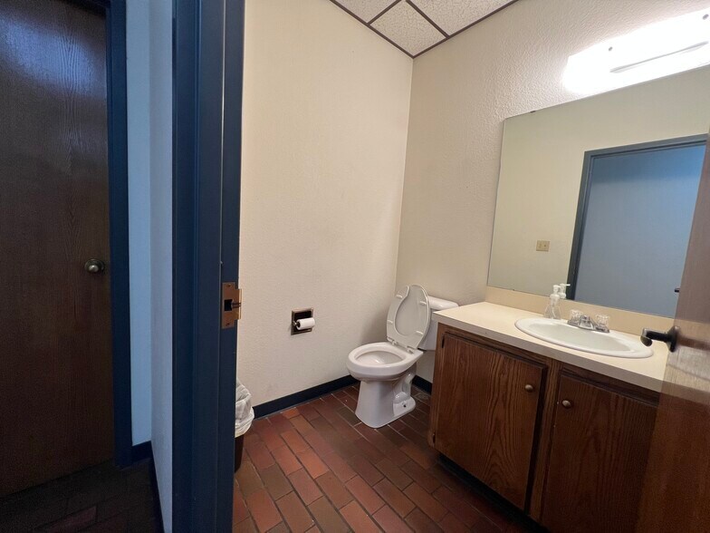 More Photos Of 103 E Gary Blvd, Clinton Medical For Sale