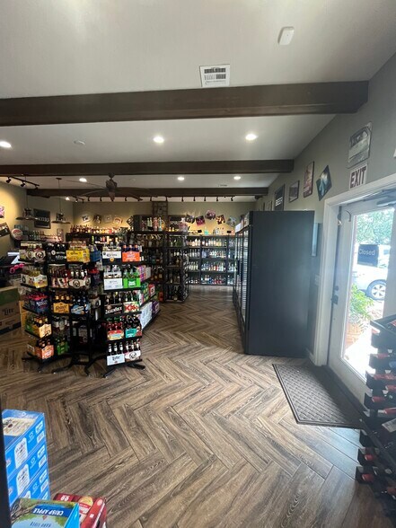 More Photos Of 213 Lake dr, Medicine Park Convenience Store For Sale