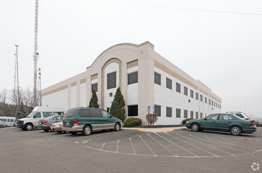 Primary Photo Of 2091 Radcliff Dr, Cincinnati Manufacturing For Sale
