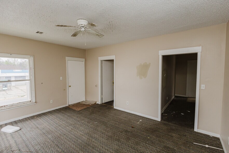More Photos Of 123 E Madison Ave, Arkansas City Apartments For Sale