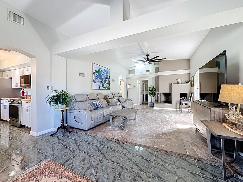 More Photos Of 421 NW 14th Pl, Crystal River Multifamily For Sale