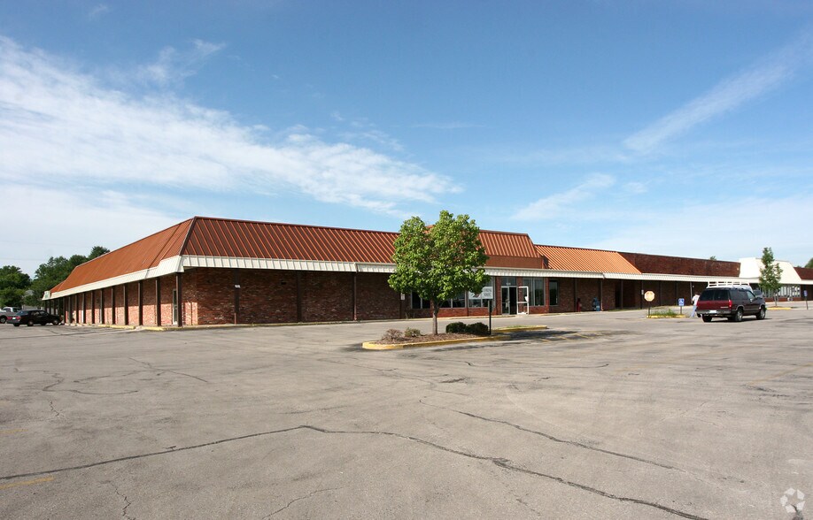 More Photos Of 1209-1225 E Santa Fe St, Olathe General Retail For Sale