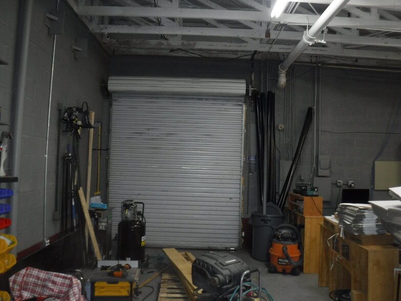 More Photos Of 3063 Sheridan St, Las Vegas Industrial For Sale