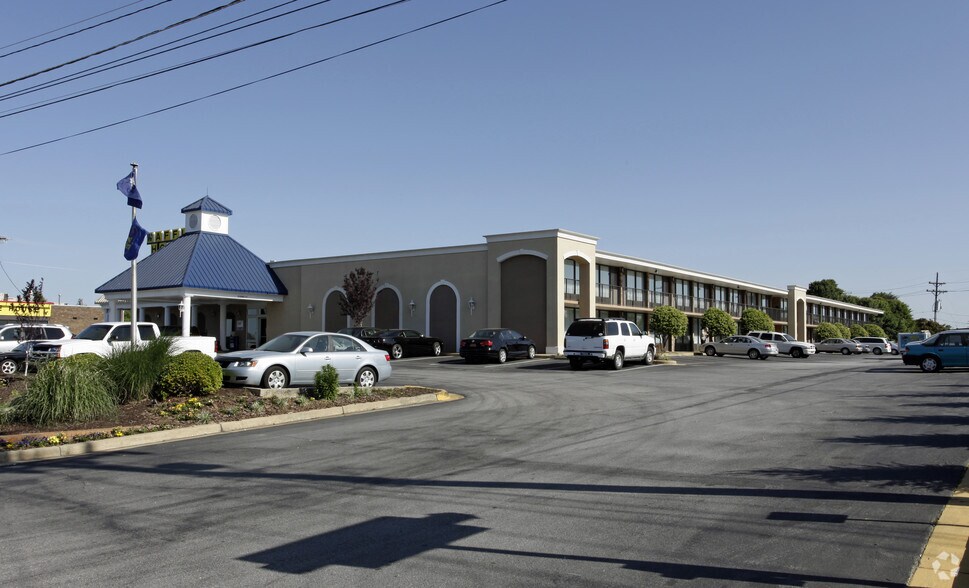 More Photos Of 5009 Pelham Rd, Greenville Hotel For Sale