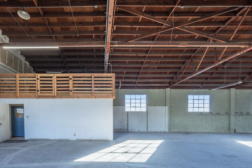 More Photos Of 320 Victory Ave, South San Francisco Warehouse For Lease