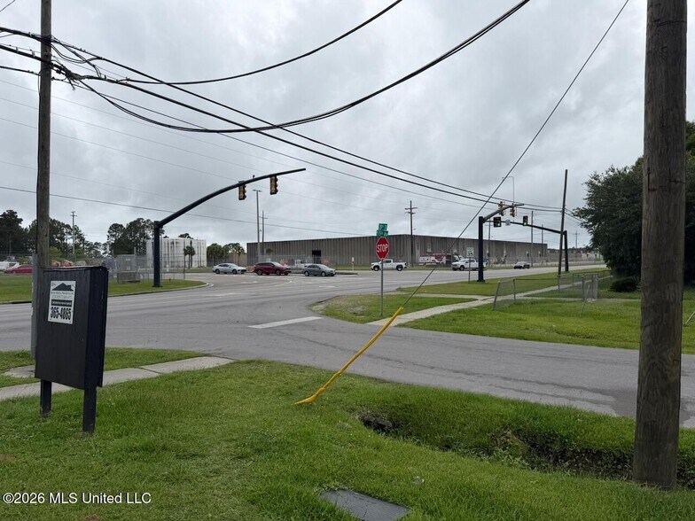 More Photos Of 5420 28th St, Gulfport Apartments For Sale