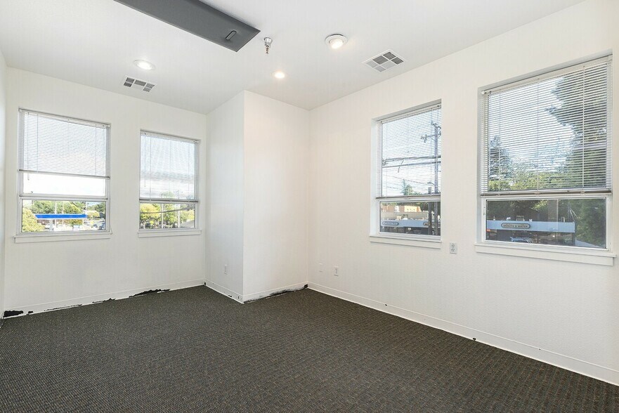 More Photos Of 7300 Healdsburg Ave, Sebastopol Office For Lease