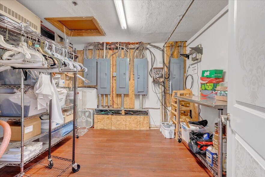 More Photos Of 812 E Main St, Bedford Lodge Meeting Hall For Sale