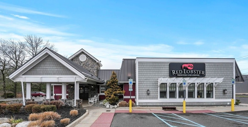 Primary Photo Of 3255 US Highway 1, Trenton Restaurant For Lease