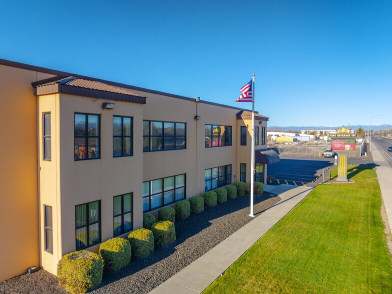 More Photos Of 94 W Valley Mall Blvd, Union Gap Distribution For Lease