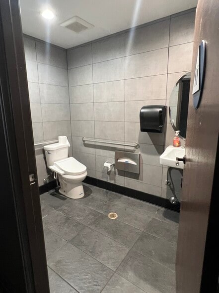 More Photos Of 9852 Chapman Ave, Garden Grove Storefront For Lease