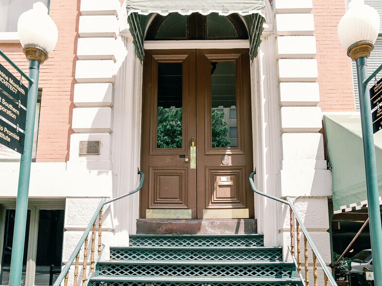 More Photos Of 1201-1217 Hampton St, Columbia Office For Lease