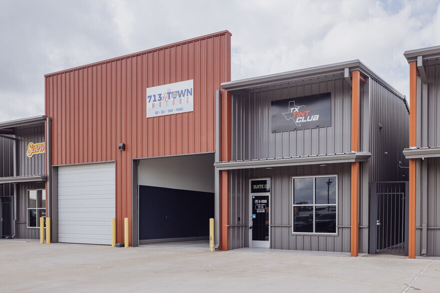 Primary Photo Of 8990 Parkwest Dr, Houston Showroom For Lease