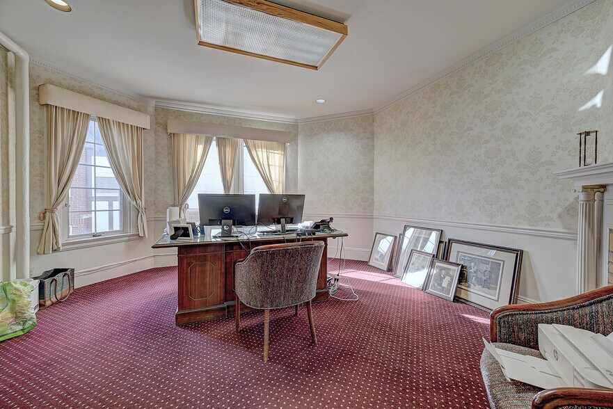 More Photos Of 10 S Prospect St, Verona Office Residential For Lease