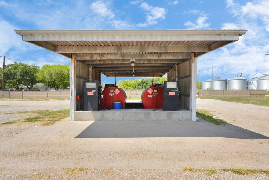 More Photos Of 1500 W Highway 6, Alvin Truck Terminal For Lease