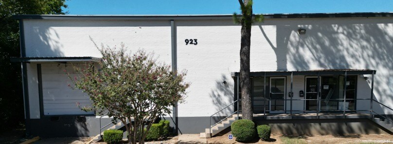 Primary Photo Of 923-935 E Avenue J, Grand Prairie Warehouse For Lease