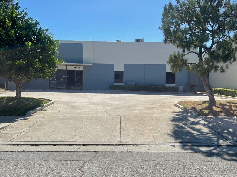 Primary Photo Of 19428-19434 Business Center Dr, Northridge Warehouse For Lease