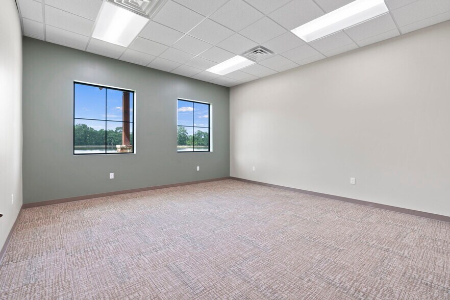 More Photos Of 2751 S Loop 336 W, Conroe Office For Sale