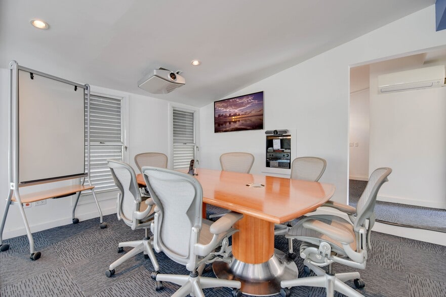 More Photos Of 701 Simonton St, Key West Office For Sale