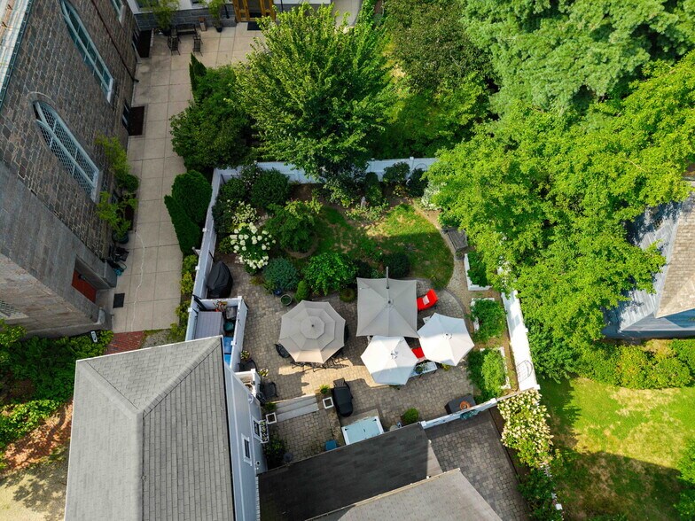 More Photos Of 314 Essex St, Salem Specialty For Sale