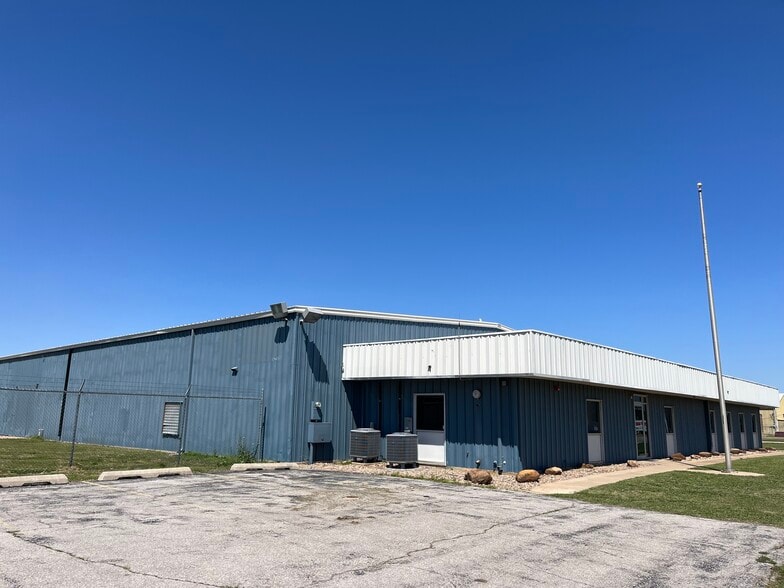 More Photos Of 7915 SW 34th St, Oklahoma City Warehouse For Lease