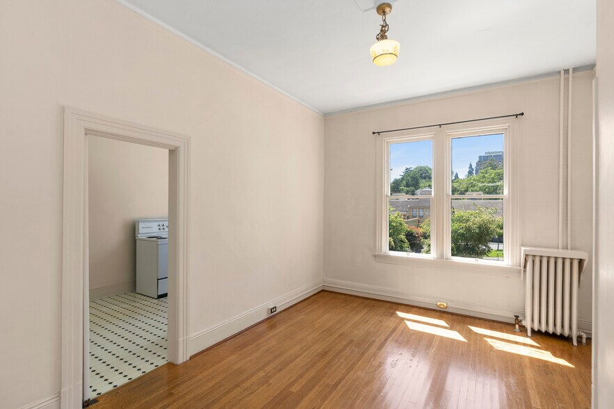 More Photos Of 714-716 NW 24th Pl, Portland Apartments For Sale