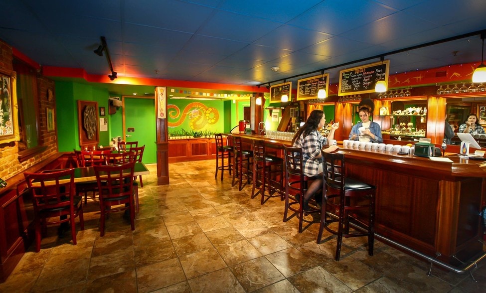 More Photos Of 37-39 Boltwood Walk, Amherst Storefront For Lease