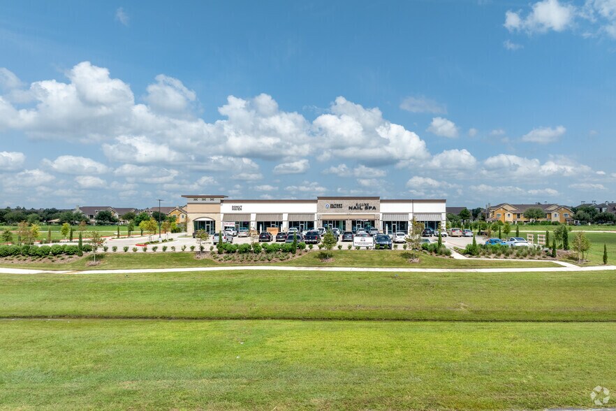 More Photos Of NEQ of League City Pkwy & Egret Bay Blvd, League City Office For Sale