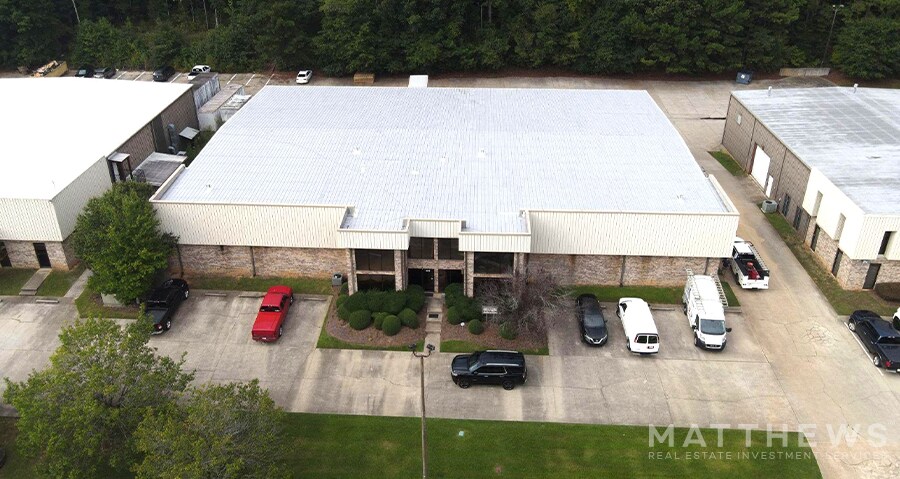 More Photos Of 205 Andrew Dr, Stockbridge Warehouse For Lease