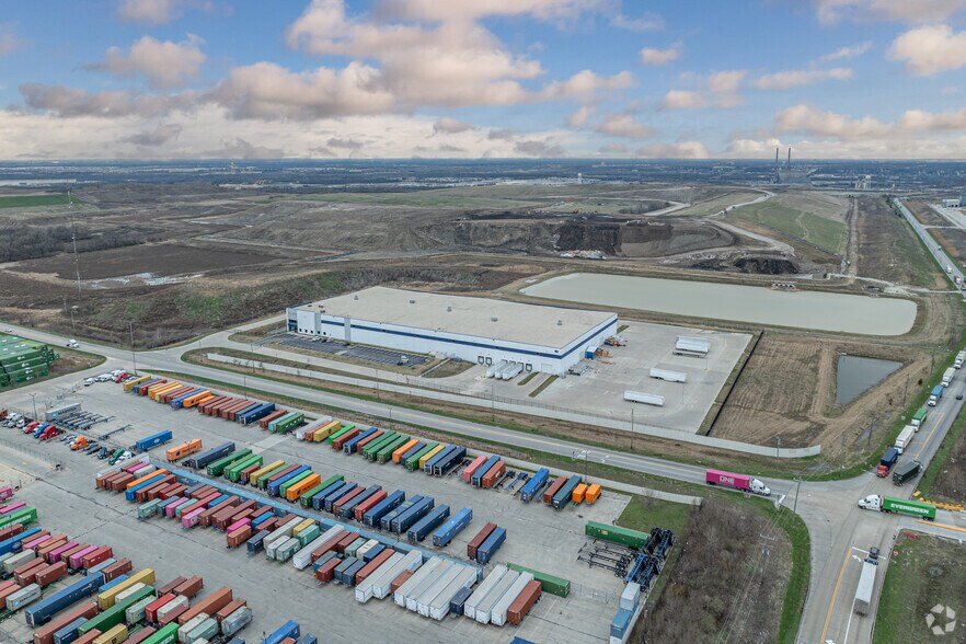 More Photos Of 1601 Schweitzer Rd, Joliet Manufacturing For Lease