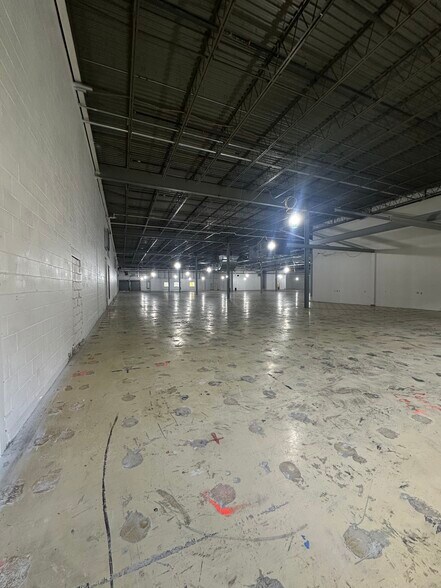 More Photos Of 32 Coslin Dr, Southborough Research And Development For Lease