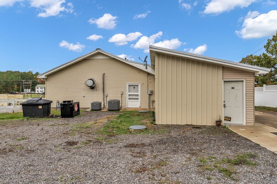 More Photos Of 4842 Highway 100, Lyles Restaurant For Lease