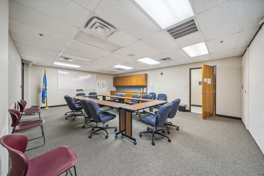 More Photos Of 2020 Holly Rd, Claremore Office For Sale