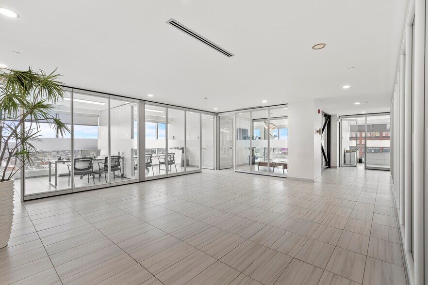 More Photos Of 3737 Boul Cremazie E, Montréal Office For Lease