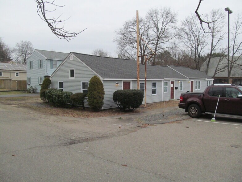More Photos Of 13 Elm Ct, Easton Office For Lease