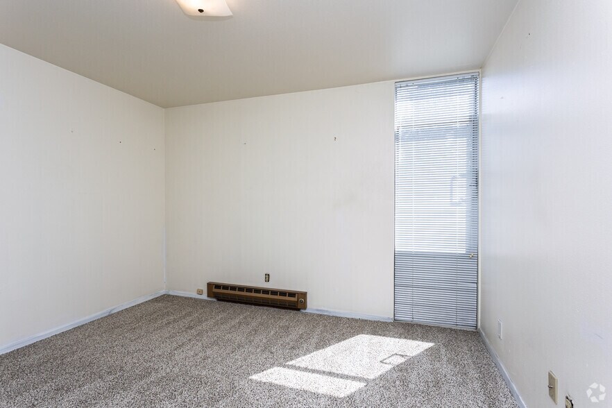 More Photos Of 219 5th Ave NE, Puyallup Apartments For Sale