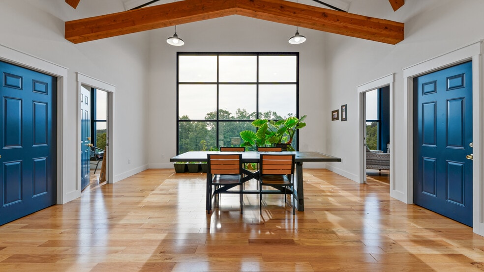 More Photos Of 100 Grand Vintners Lane, Lake Ozark Specialty For Sale