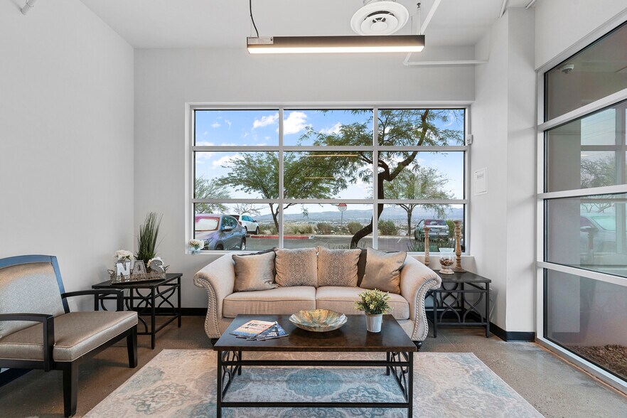 More Photos Of 1850 Whitney Mesa Dr, Henderson Light Distribution For Sale