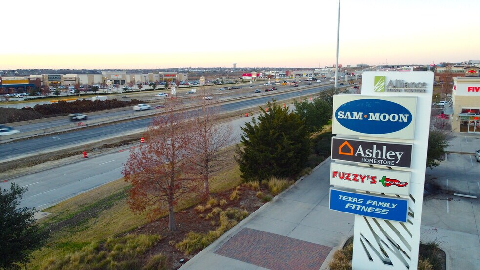 More Photos Of 9120 North Fwy Pky, Fort Worth Unknown For Lease