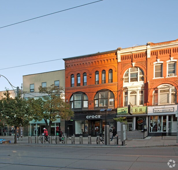 Primary Photo Of 356 Queen St W, Toronto Storefront Retail Residential For Sale