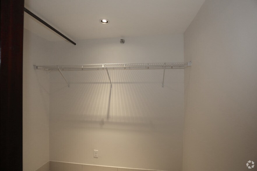 More Photos Of 1014-1024 Locust St, Saint Louis Apartments For Sale